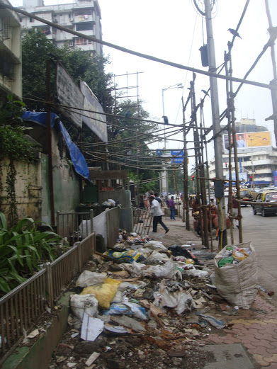 drewmanity-mumbai-india-streets-trash-sidewalk