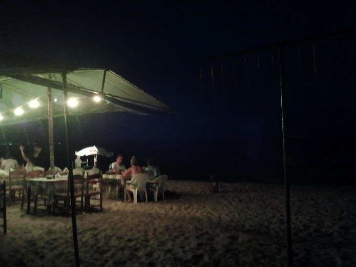beach front dinner