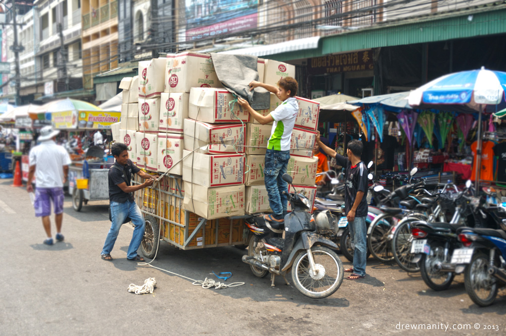 thailand-motorbike-cargo-stack