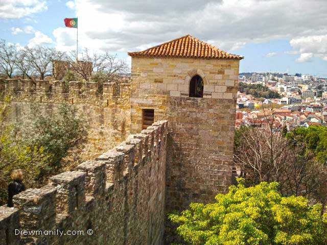 European-travel-lisbon-portugal-castle-drewmanity.com